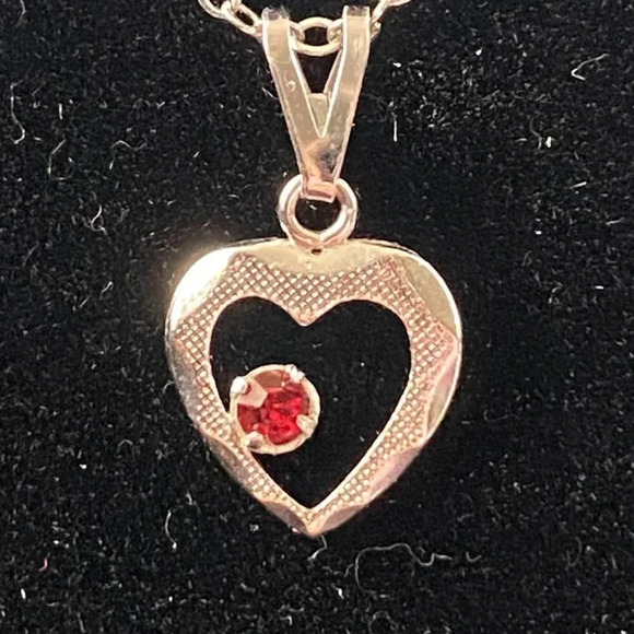 Tiny Heart Pendant on Silver 925 Necklace - Picture 2 of 8
